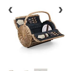 NWT Picnic time picnic basket